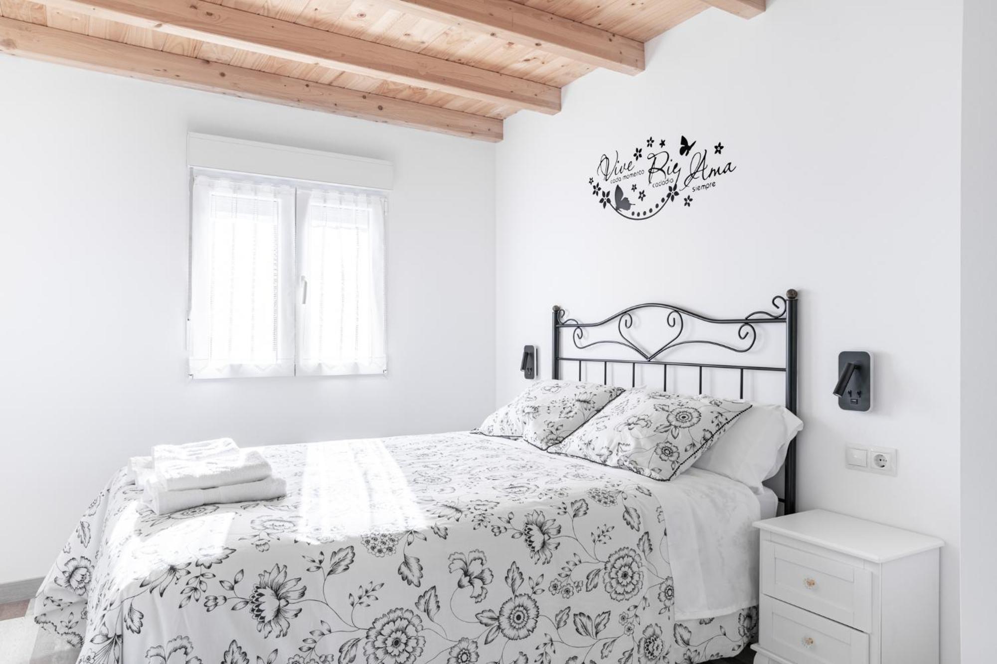Oviedo Rural Villa ภายนอก รูปภาพ